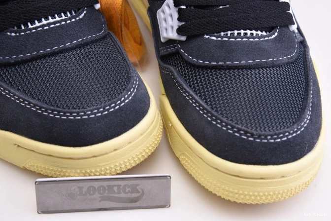 1st Kicks RETRO AIR OFF 4 NOIR UNION JORDAN DC9533-001 0715